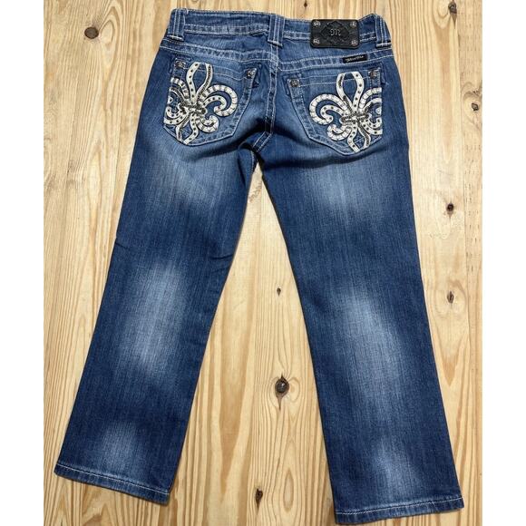 Miss Me Jeans Capri Women’s 26 Inseam 20" JP6048P5 Embellished Distressed - Picture 1 of 7